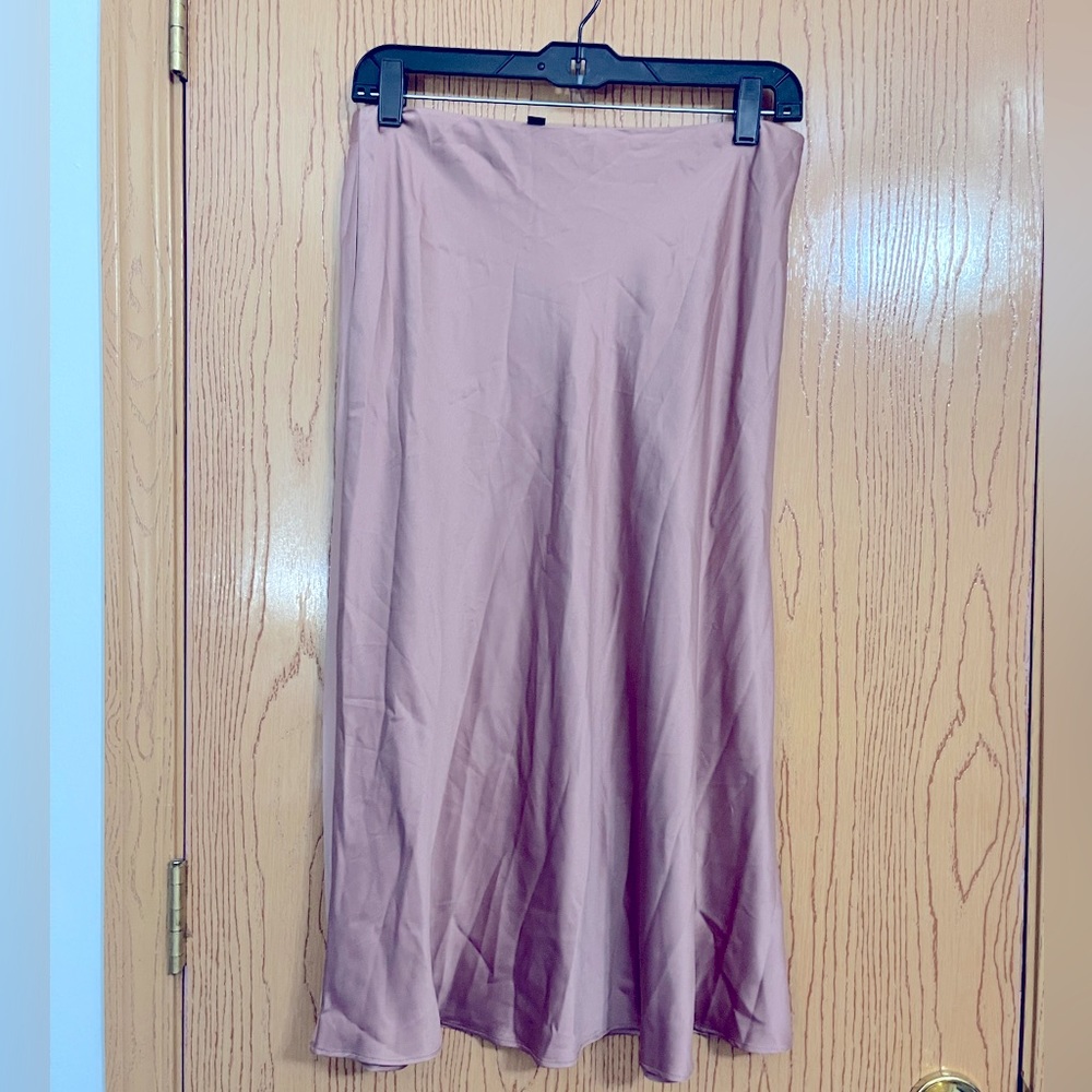 Express Sz M satin skirt